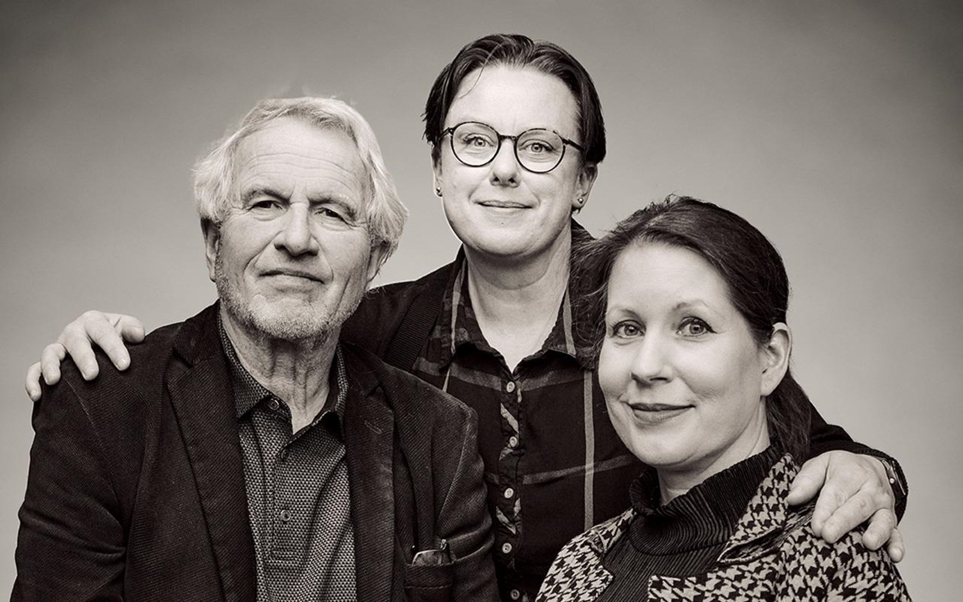 Cora Weide und Simone Duvivier vom Sternenweg mit Dr. Wilhelm Geldmacher von der Hospiz-Stiftung 